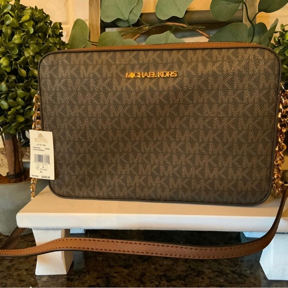 Michael Kors Crossbody - Picture 11 of 14